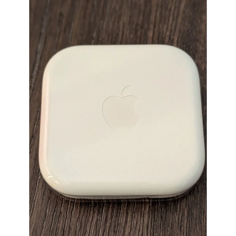 NEW OEM Apple iPhone iPad iPod Ear Buds White Wired 3.5mm Audio Aux Jack & Case